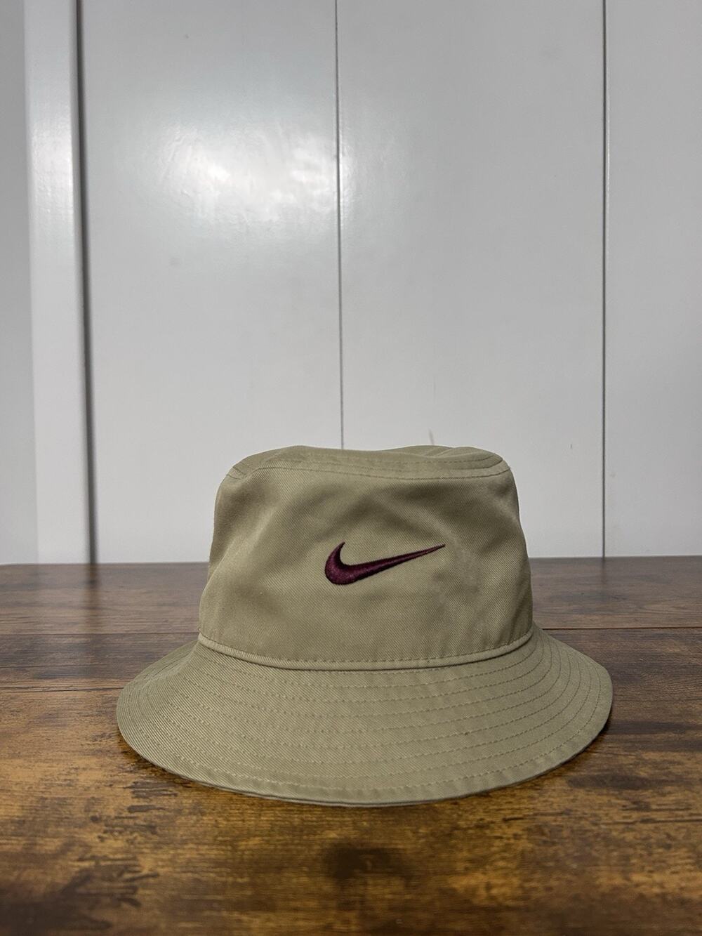Nike UNISEX Swoosh Bucket Hat, Apex, 100% Cotton Packable Cap. City Summer Coast